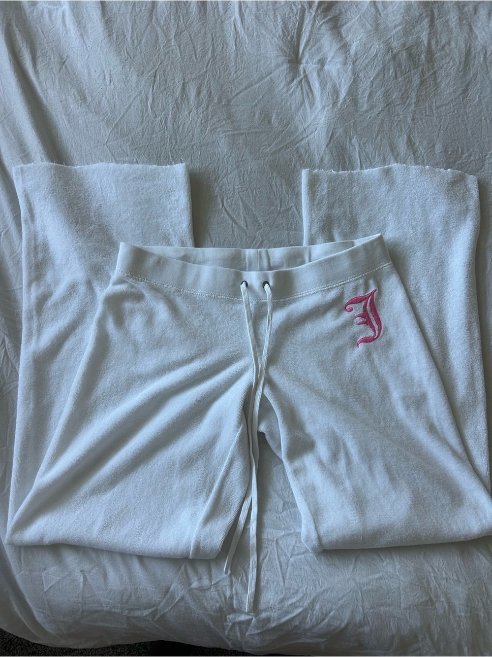 Y2K Juicy Couture Low Rise White Track Pants with Pink Embroidered Initial